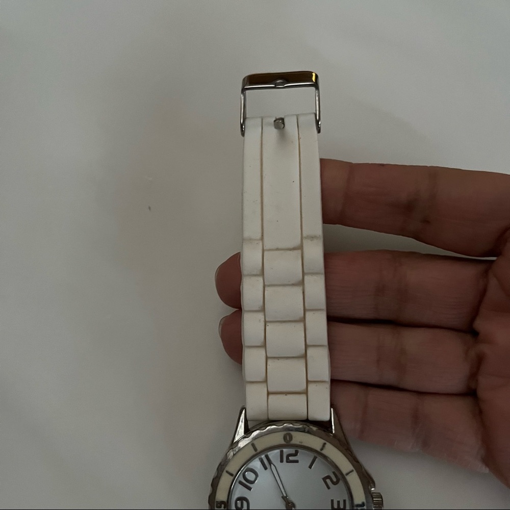 GUC Accutime silicone watch - Picture 3 of 10